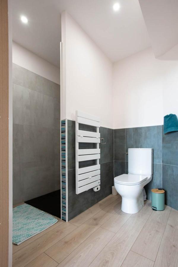 Au Bouchon Hotel Saint-Aigulin Bagian luar foto