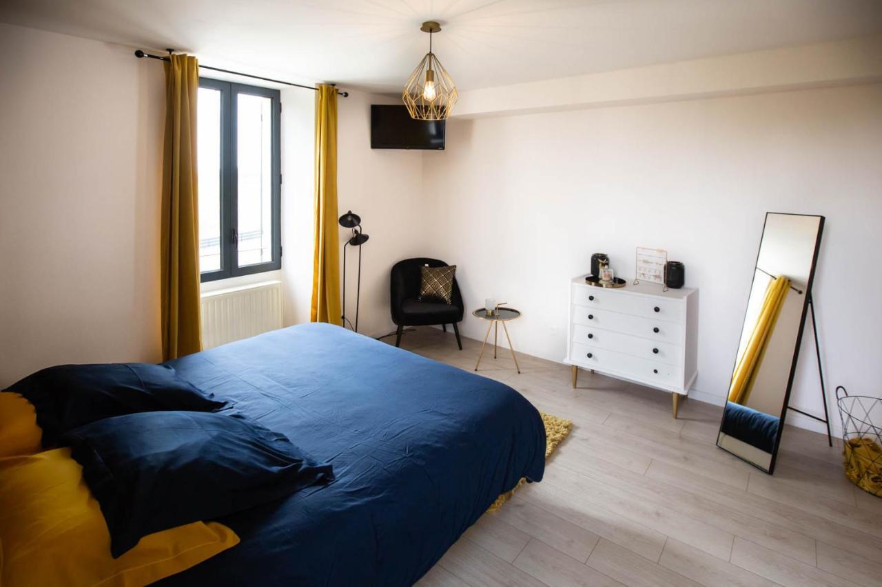 Au Bouchon Hotel Saint-Aigulin Bagian luar foto