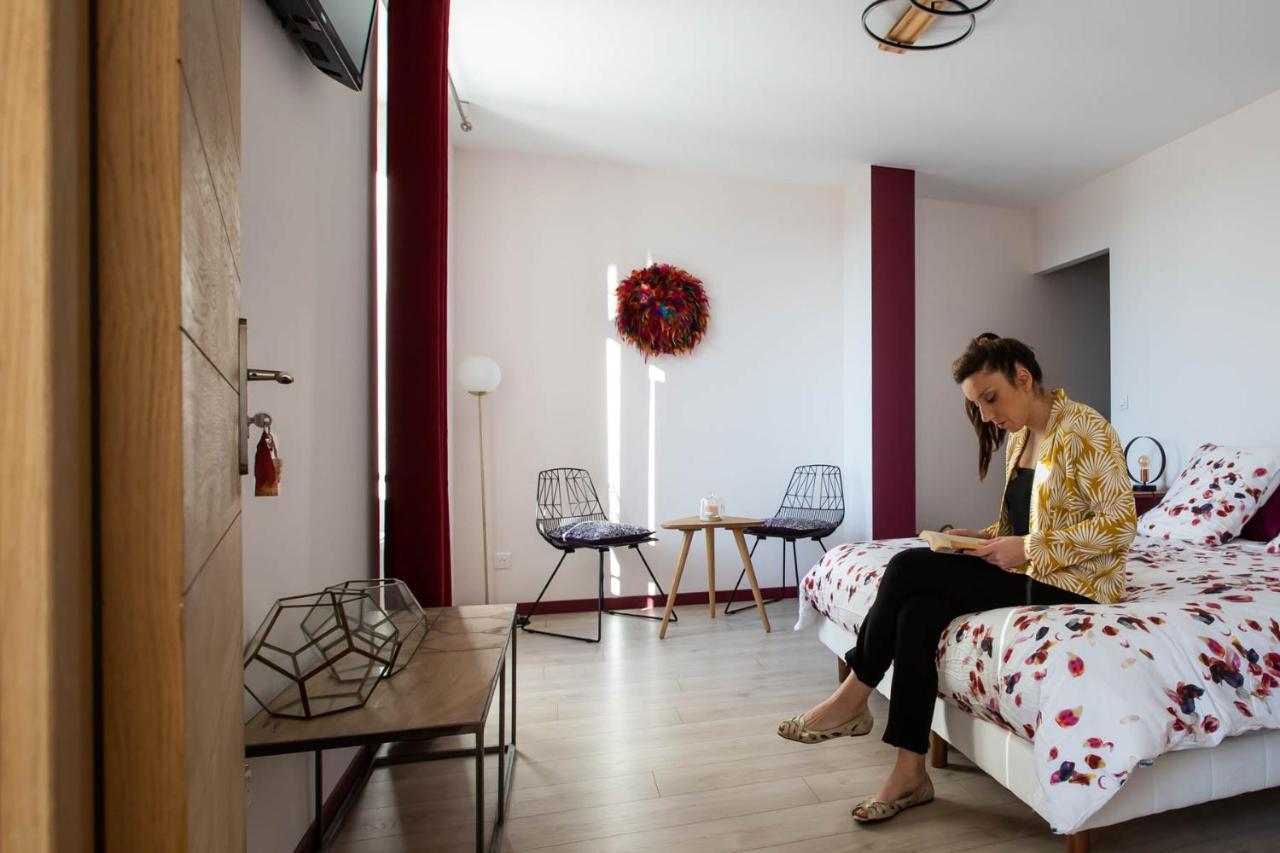 Au Bouchon Hotel Saint-Aigulin Bagian luar foto