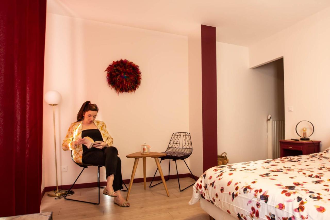 Au Bouchon Hotel Saint-Aigulin Bagian luar foto