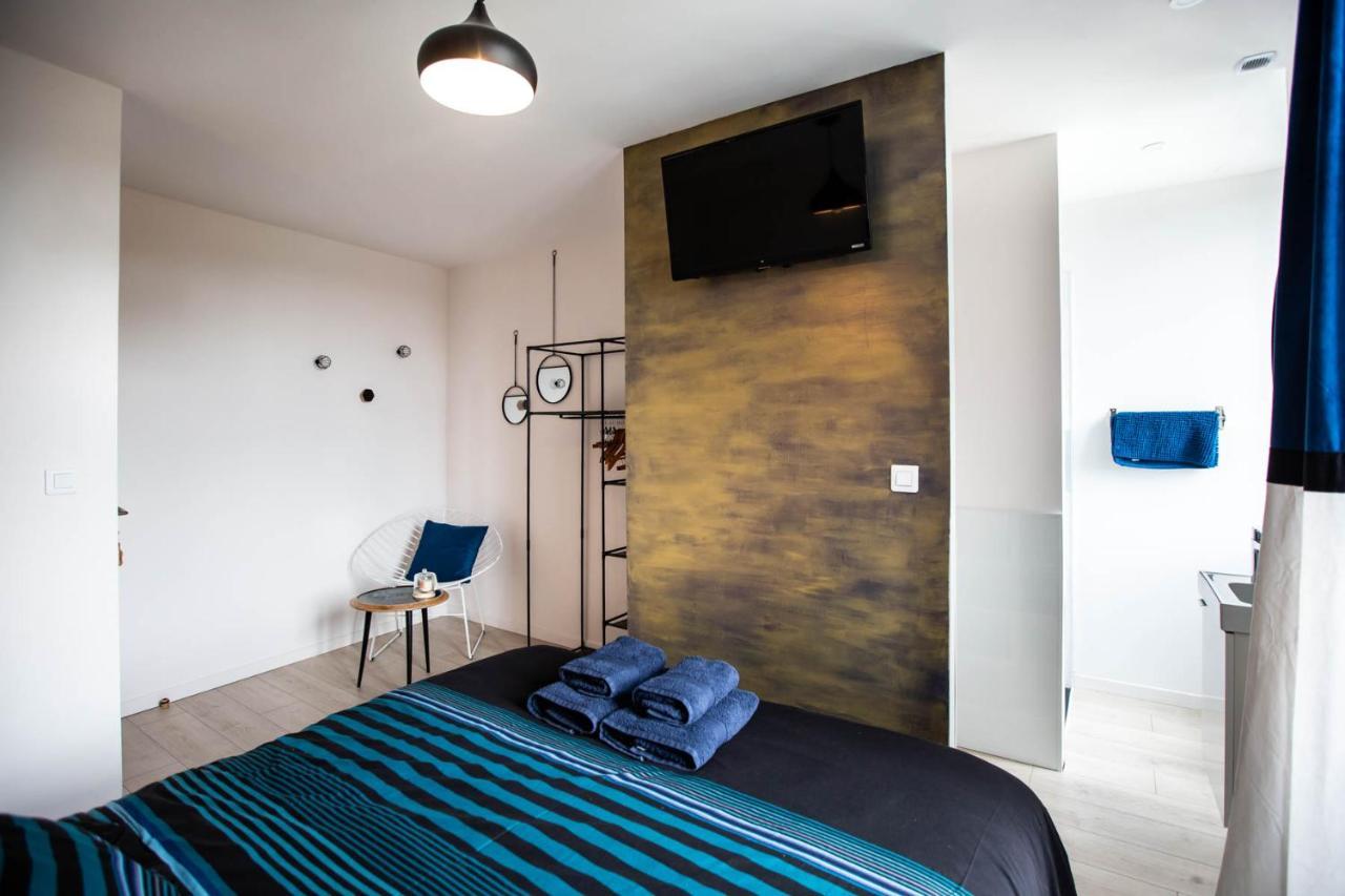 Au Bouchon Hotel Saint-Aigulin Bagian luar foto