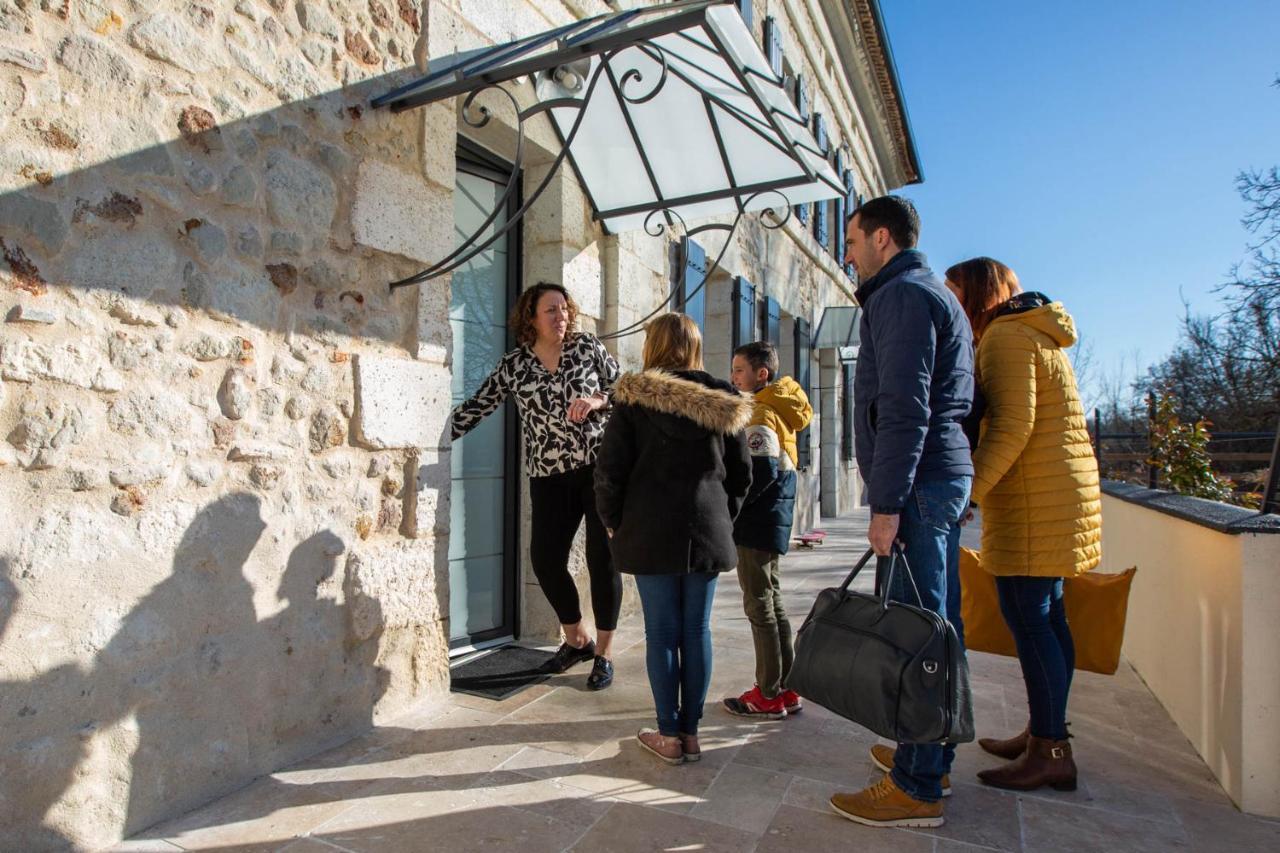 Au Bouchon Hotel Saint-Aigulin Bagian luar foto