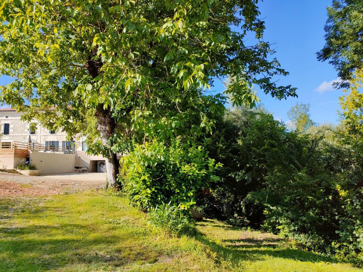 Au Bouchon Hotel Saint-Aigulin Bagian luar foto